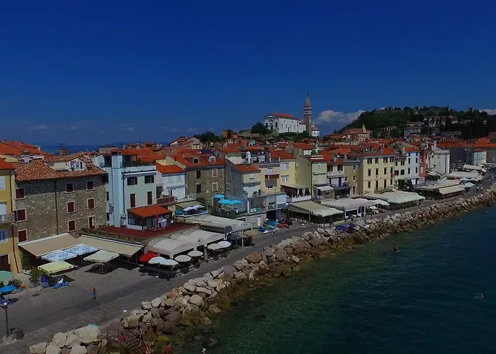 & Riva Piran
